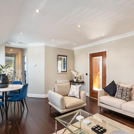 Weybridge - 2 Bed - Parking Apartment Екстериор снимка