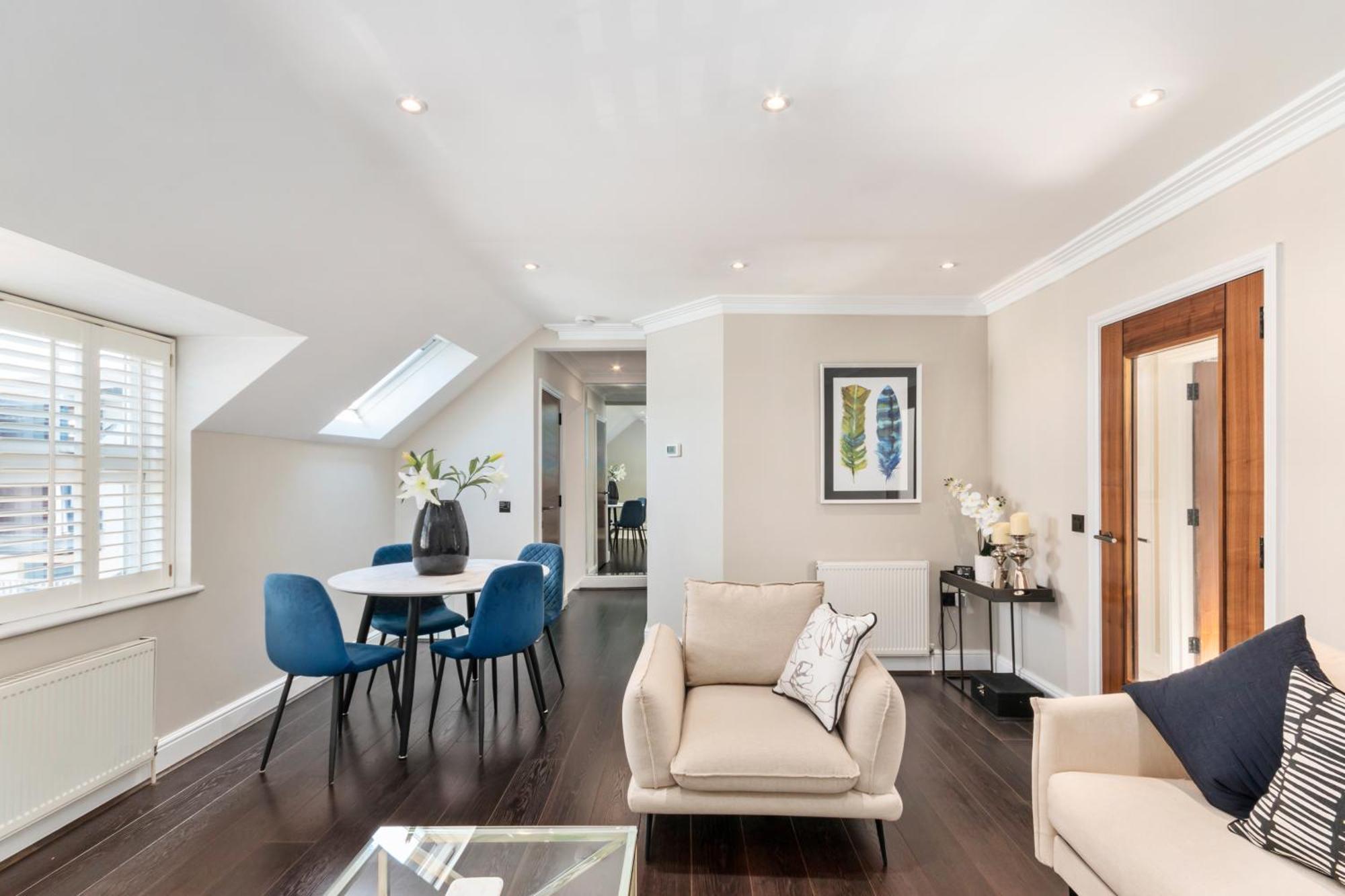 Weybridge - 2 Bed - Parking Apartment Екстериор снимка